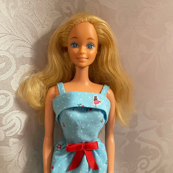 Vintage My First Barbie 1980 - Picture 3 of 10